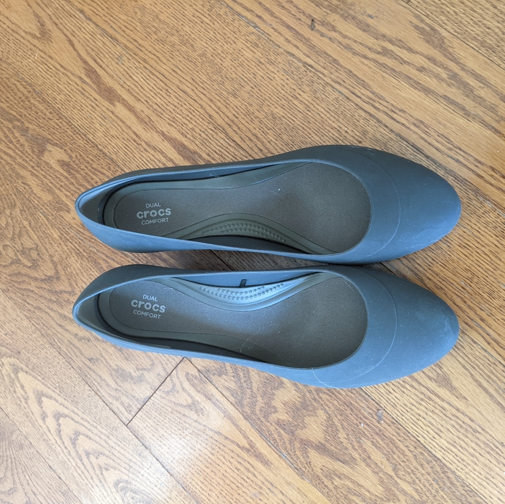 BNWOT Crocs Wedges